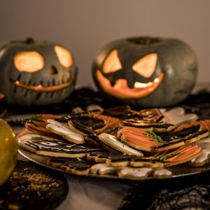 Read more about the article How to Throw a Spooktacular Halloween Party